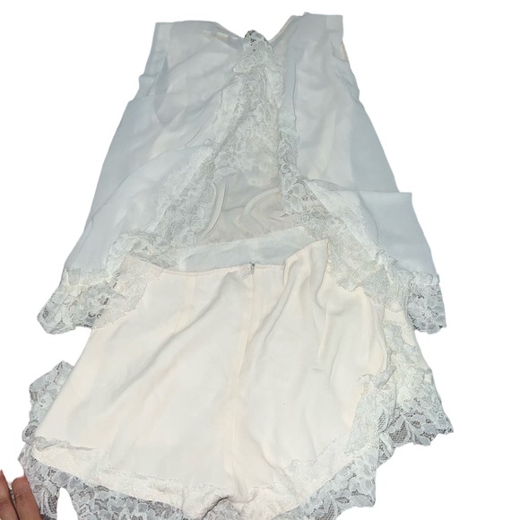 Yumi Kim Lace Sleeveless XS White Romper - Picture 2 of 4